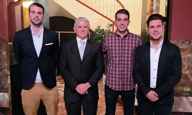 “TRABAJAMOS Y APOSTAMOS por el deporte y la actividad física en  nuestra localidad”.