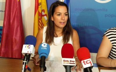 Con el curso ya iniciado,  los estudiantes siguen a la espera de las ayudas del Ayuntamiento