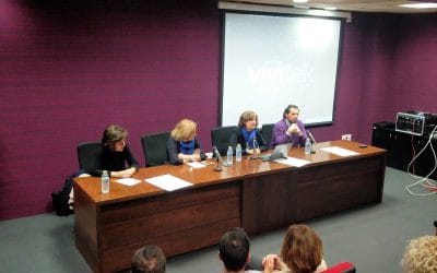 El Centro Sociocultural Roque Baños acogió una magistral charla sobre el “Decálogo para pacientes de Fibromialgia”