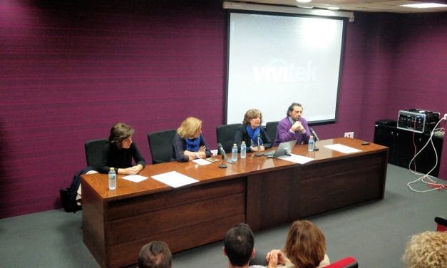 El Centro Sociocultural Roque Baños acogió una magistral charla sobre el “Decálogo para pacientes de Fibromialgia”