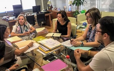 El Partido Popular de Jumilla se reúne con la consejera de Educación, Adela Martínez Cachá, y la directora de Centro Educativos, Remedios Lajara, para trabajar en las necesidades educativas de Jumilla.