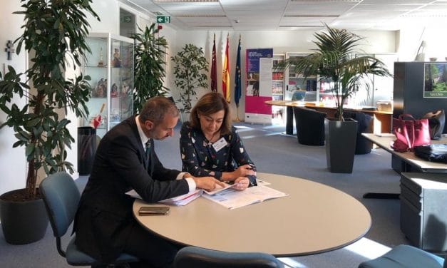 Seve González se reúne en Bruselas con el Director General de Unión Europea y Acción Exterior